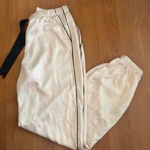 Victoria’s Secret silky pajama pants light pink w/ pockets  XS